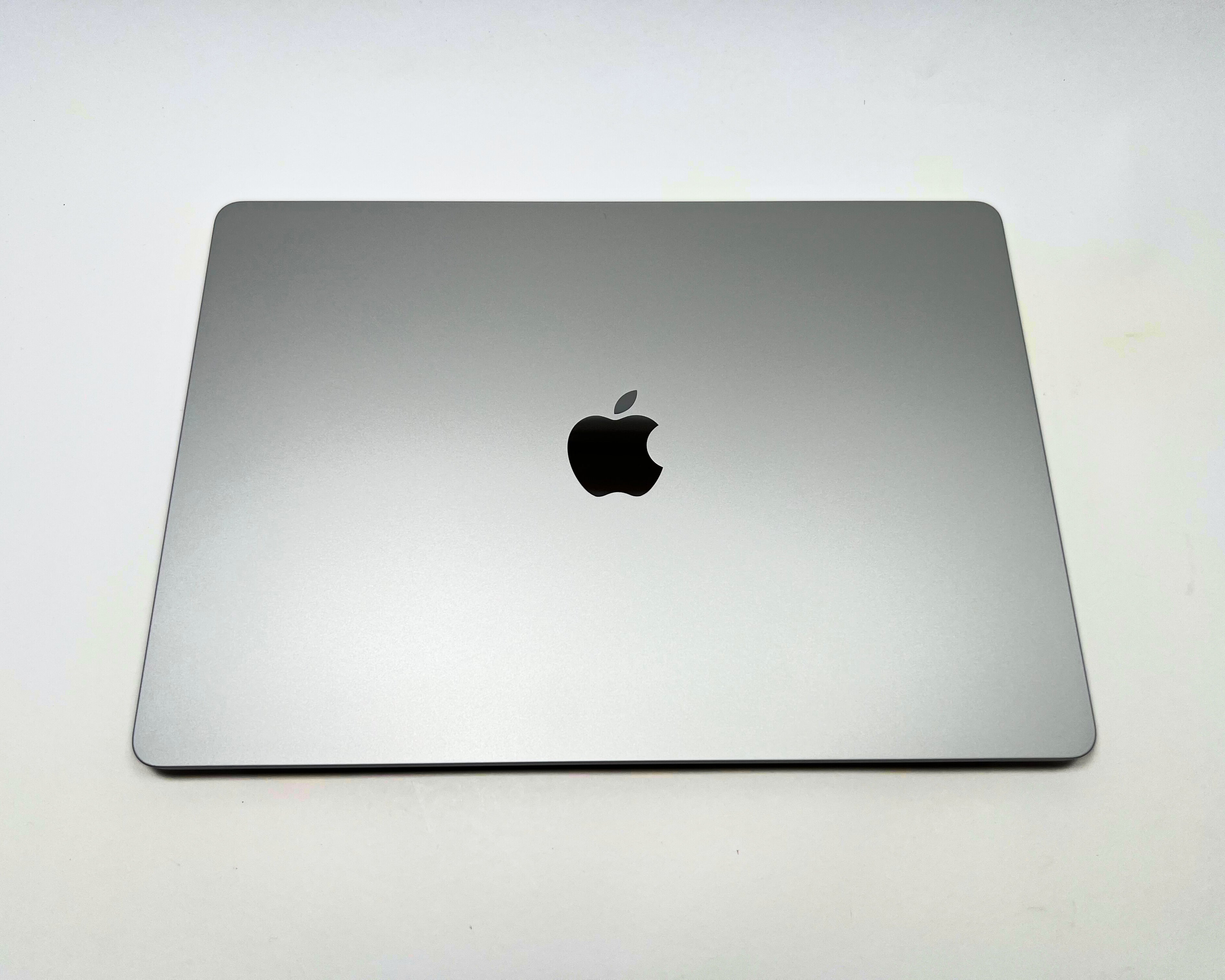 MacBook Air (2024) 15-inch – Apple M3 • 10-Core GPU – 8GB RAM 256GB SSD – 58 Cycles • 100% BH