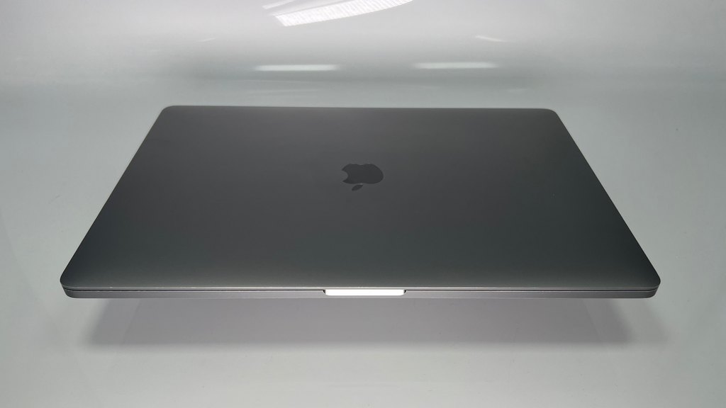 MacBook Pro (2019) 16-inch – Intel Core i9 2.3GHz • Radeon Pro 5500M 8GB – 32GB RAM 4TB SSD