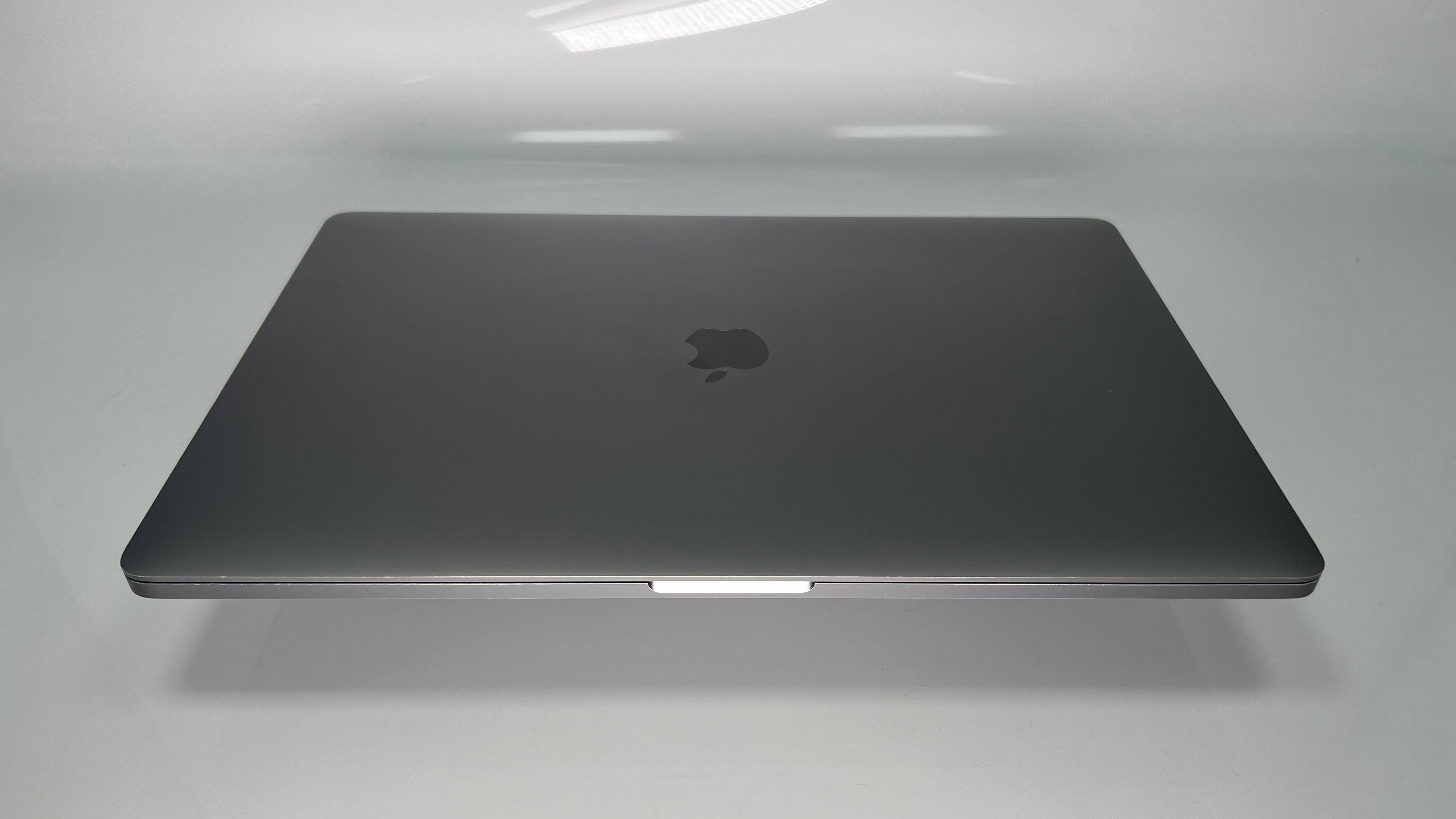 MacBook Pro (2019) 16-inch – Intel Core i9 2.3GHz • Radeon Pro 5500M 8GB – 32GB RAM 4TB SSD